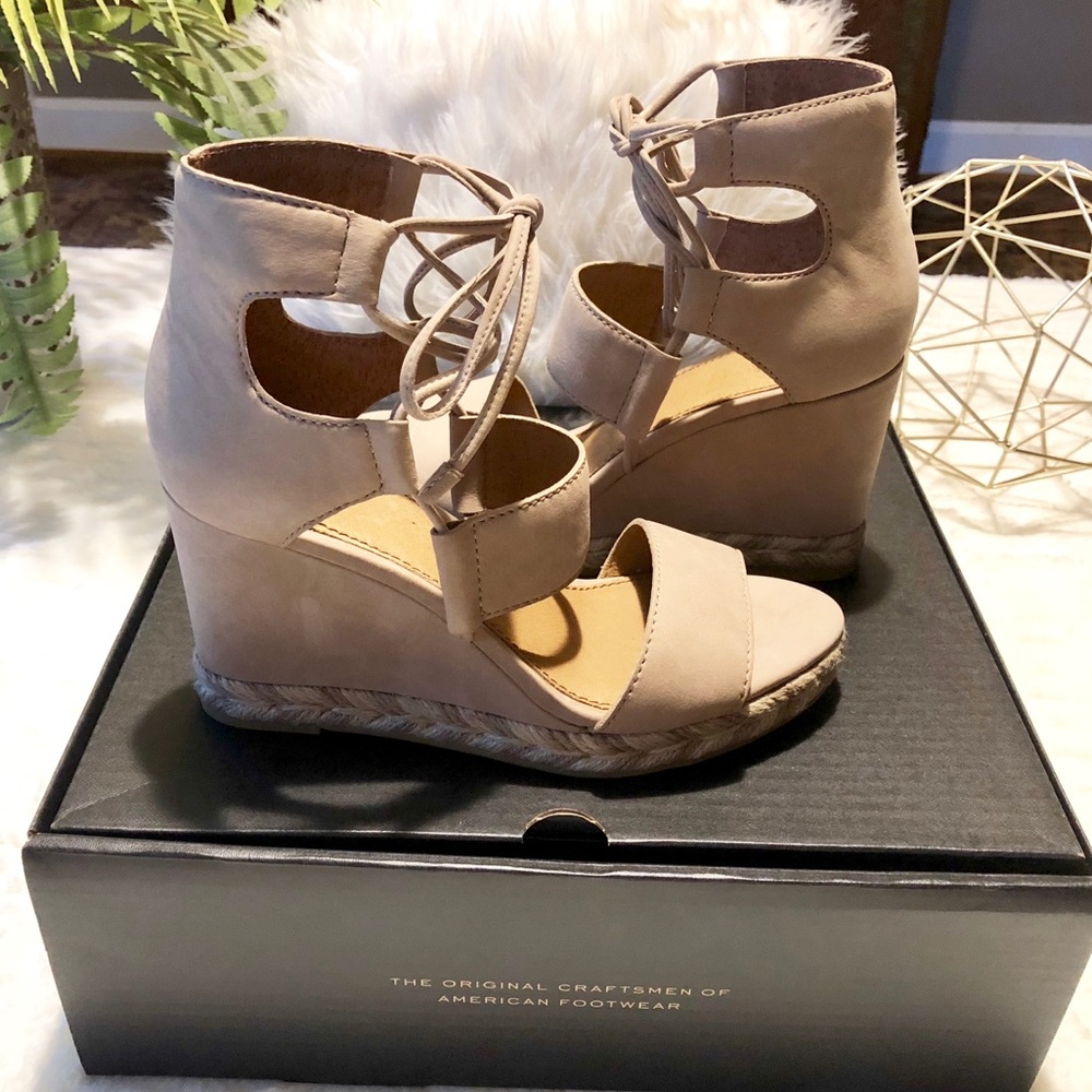 NWT💛Frye Roberta Ghillie Suede Wedge Sandal - Picture 7 of 8